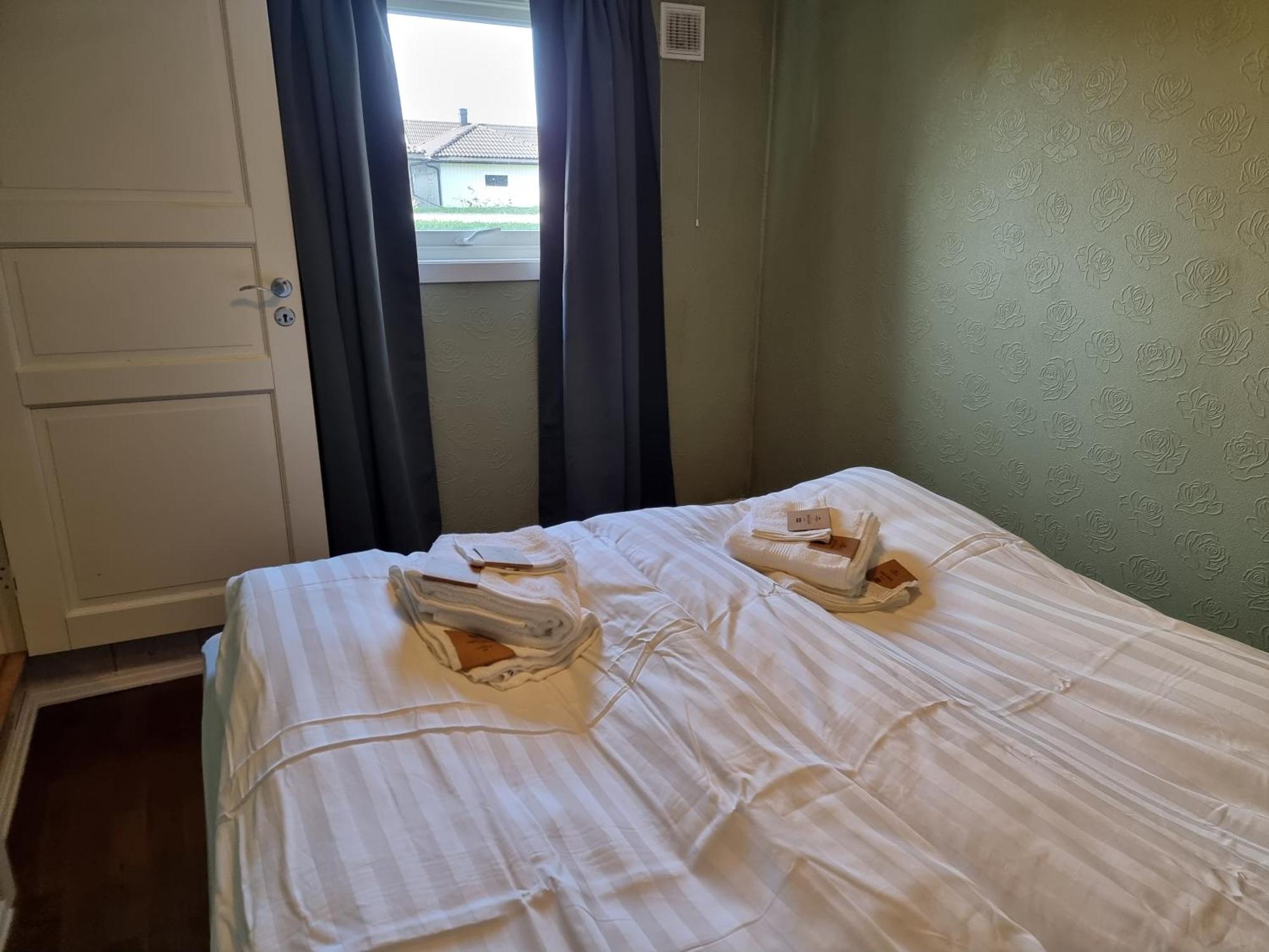Kjellerleilighet Egen Inngang. Stange Exteriör bild