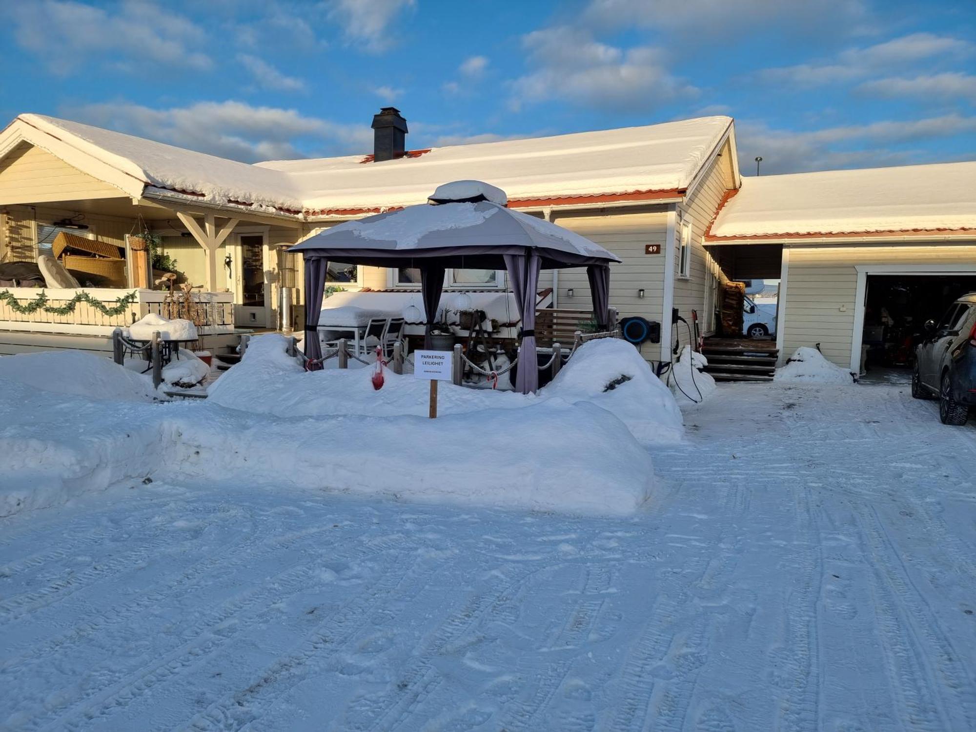 Kjellerleilighet Egen Inngang. Stange Exteriör bild