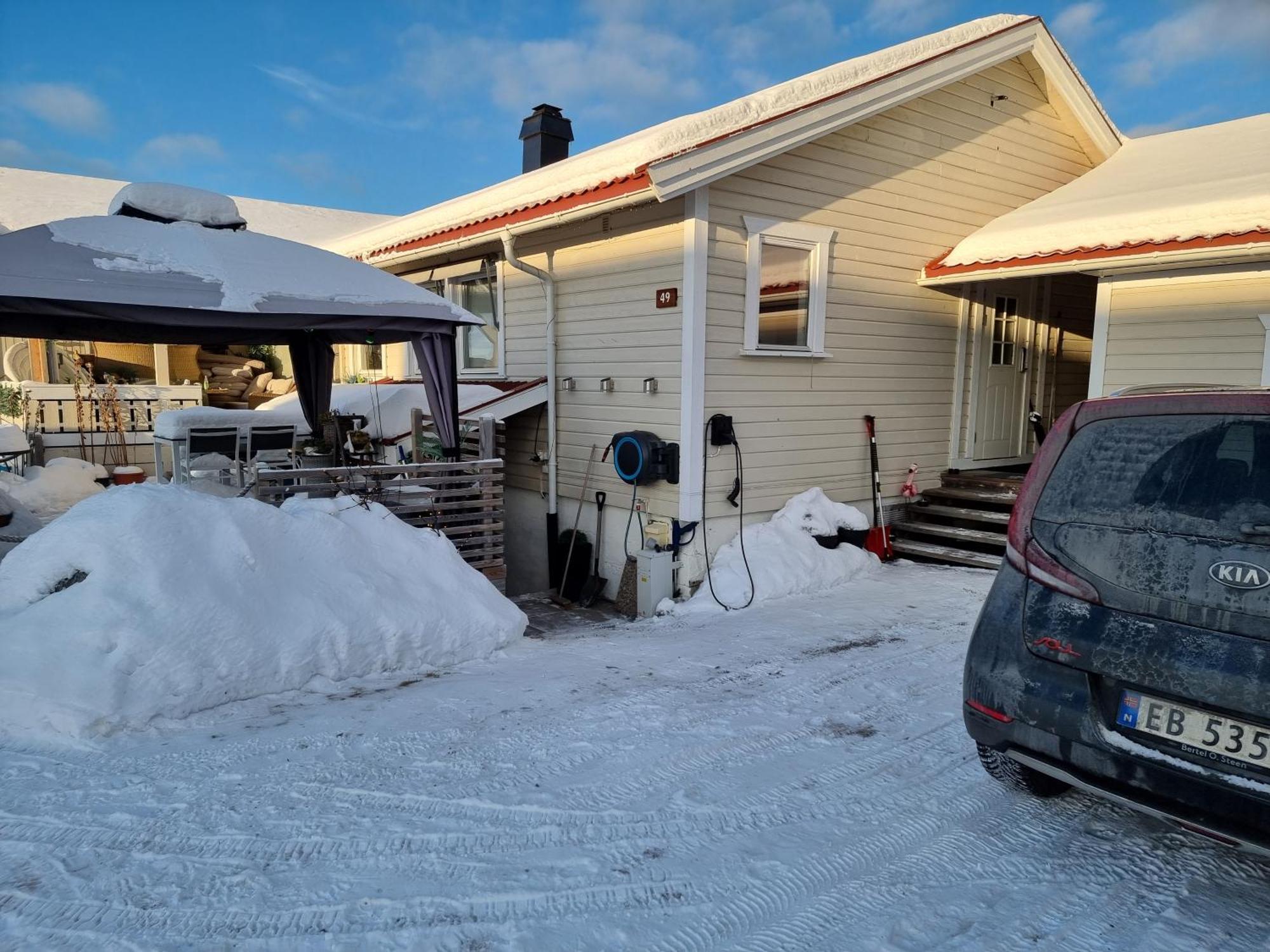 Kjellerleilighet Egen Inngang. Stange Exteriör bild